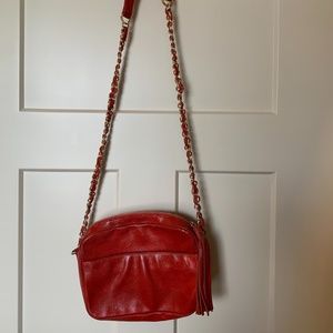 Kelly Wynne Crossbody Bag